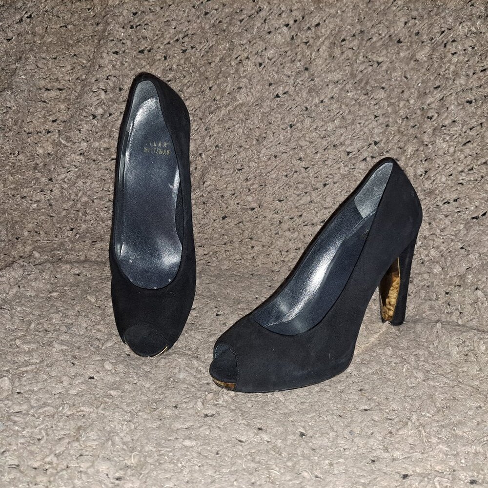 STUART WEITZMAN-Black Suede Peep Toe Pumps-Gold Inner Heel-Sz 8.5-Excellent